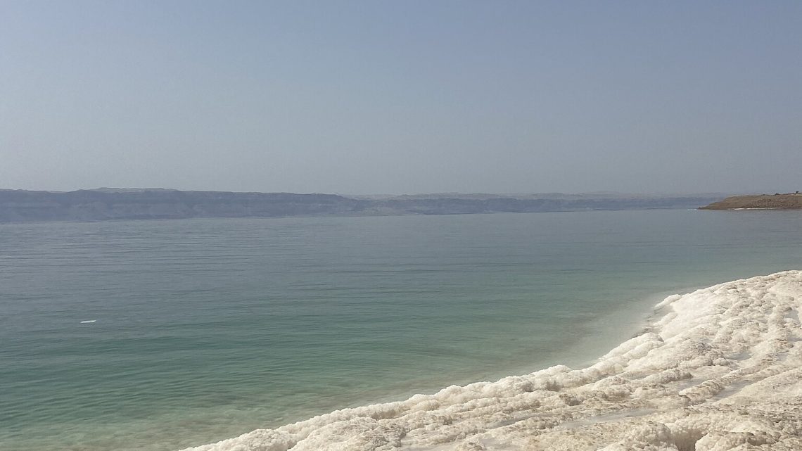 Fare il bagno nel Mar Morto, meraviglioso!